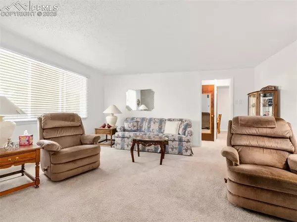 Pueblo, CO 81005,605 Cherry LN