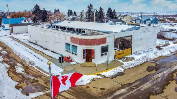 5012 50 ST, Holden, AB T0B 2C0