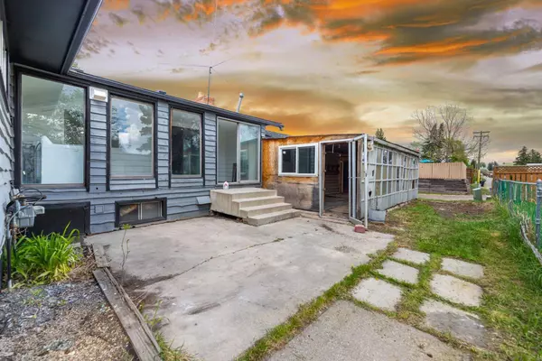 Calgary, AB T1Y 2E8,3008 56 ST NE