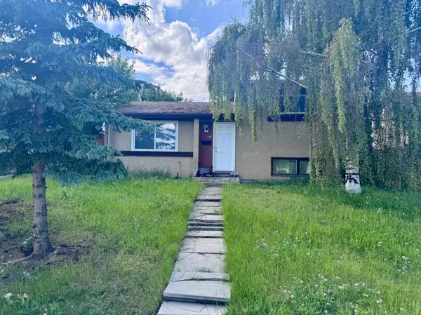Calgary, AB T1Y 3X2,119 Pinecliff WAY NE