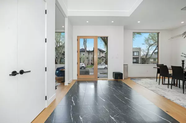 Calgary, AB T2M 2K9,517 28 AVE NW
