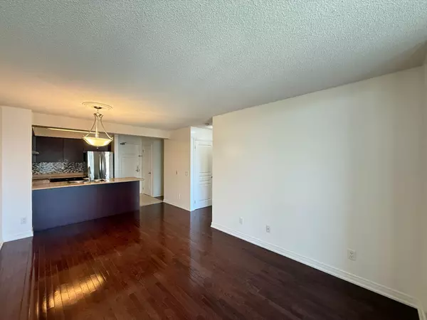 Richmond Hill, ON L4C 0T7,310 Red Maple RD #1106