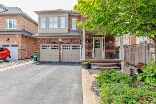Brampton, ON L6Y 2M7,29 George Robinson DR E
