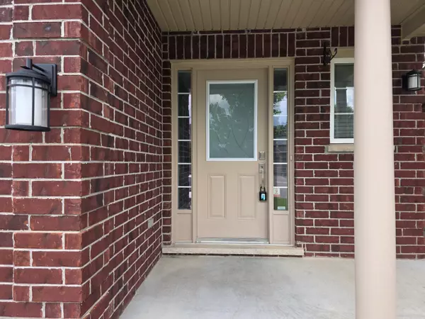 London North, ON N6G 0C8,1182 Silverfox DR