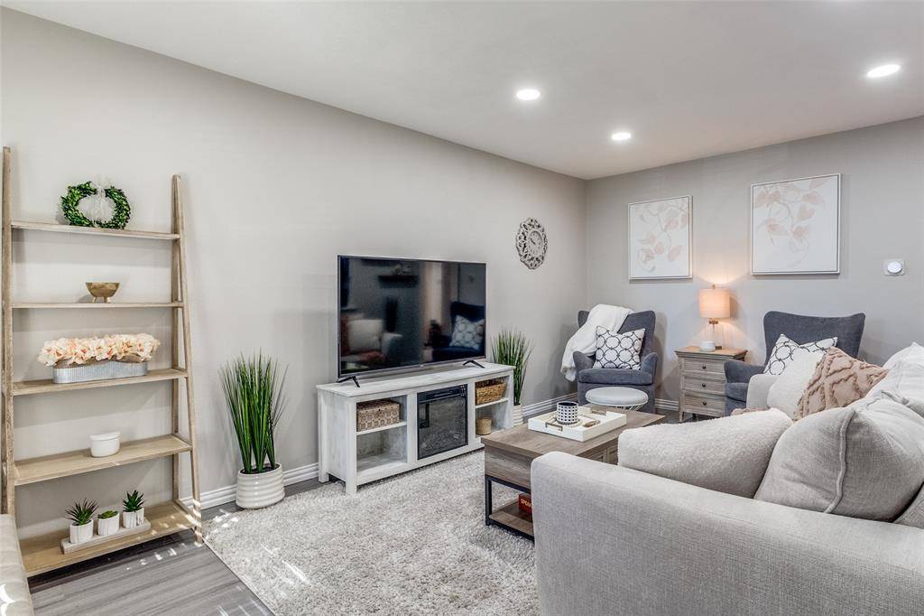 Dallas, TX 75206,6011 Danbury Lane #106