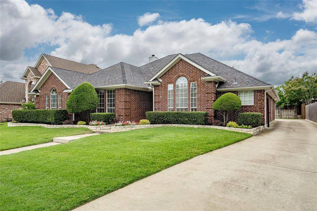 8124 Vine Wood Drive, North Richland Hills, TX 76182
