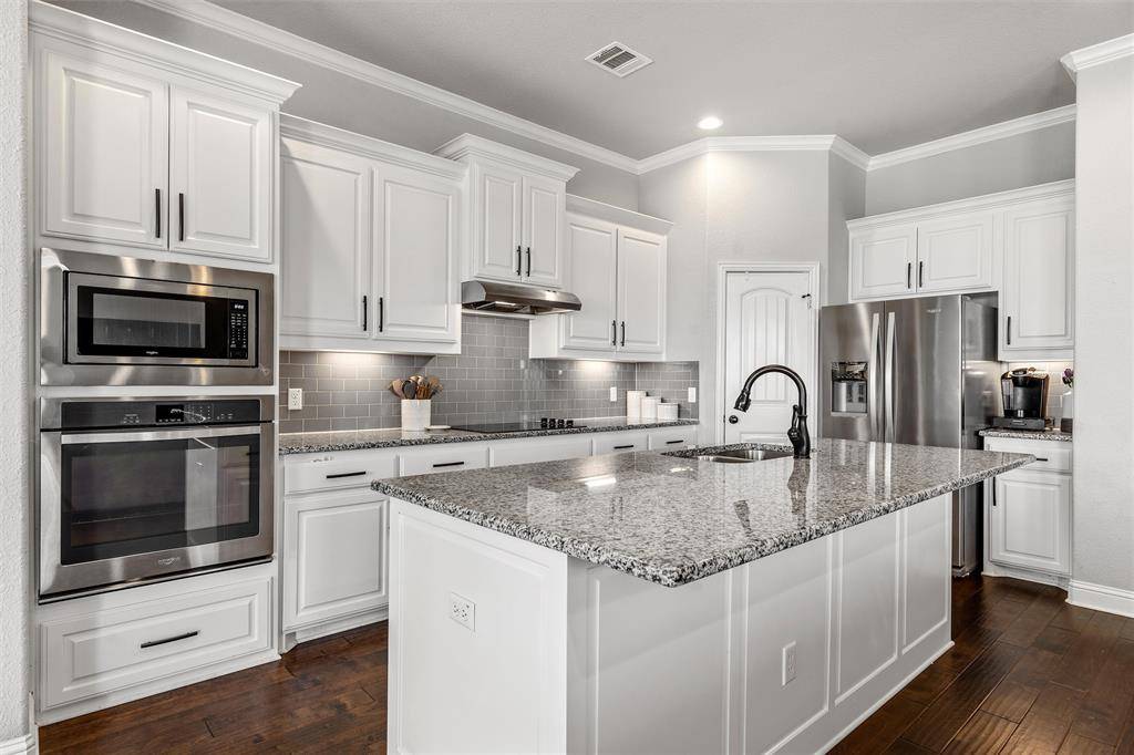 260 Oak Meadow Trail, Mcgregor, TX 76657