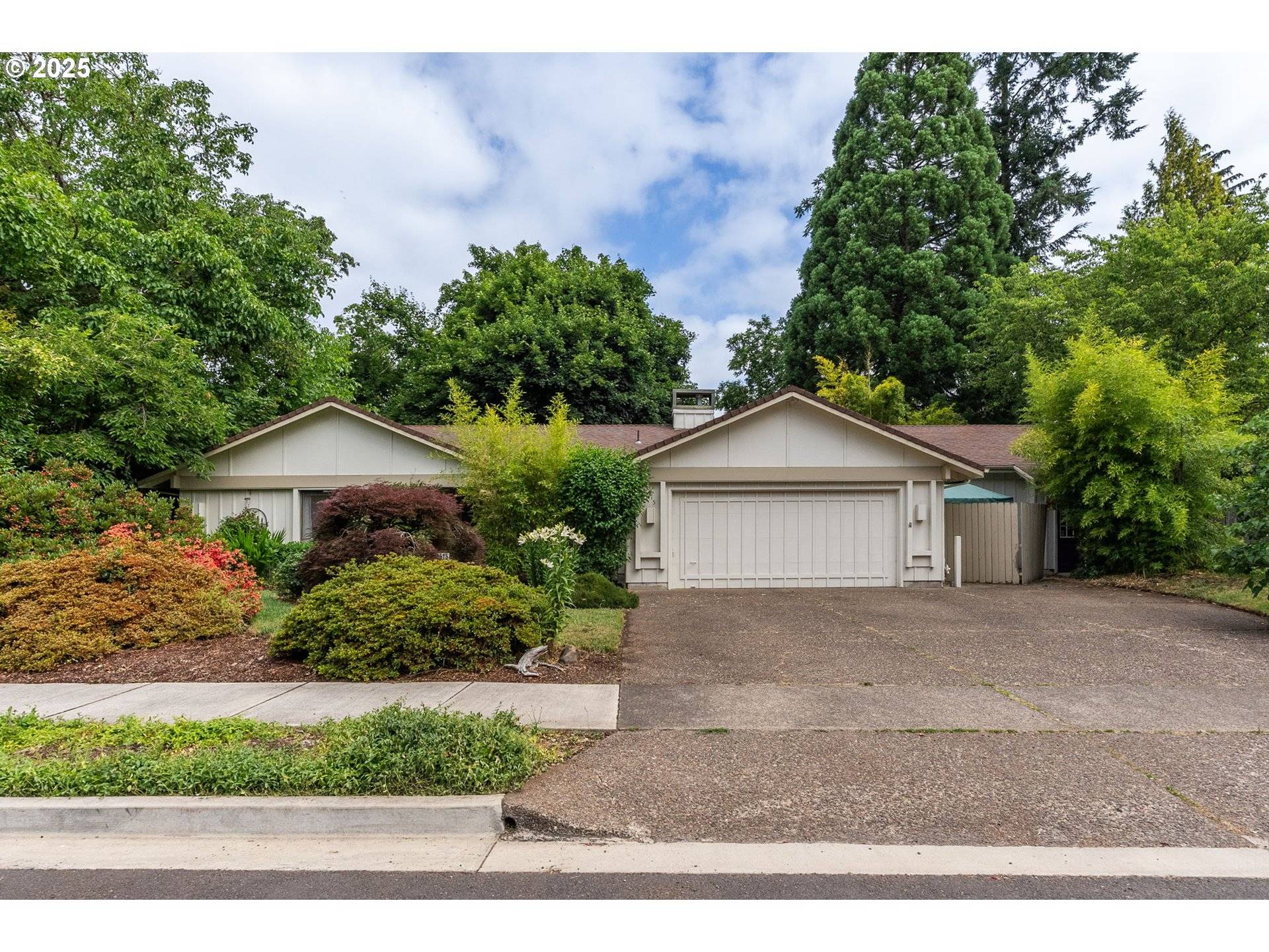 3515 REGENT AVE, Eugene, OR 97401