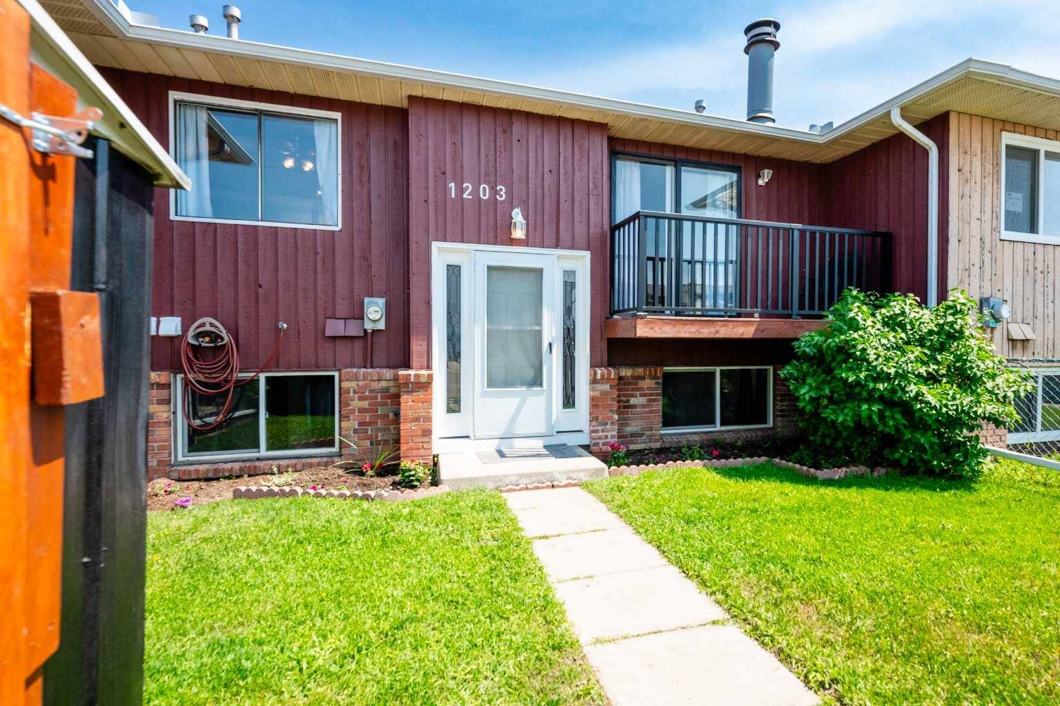 Calgary, AB T2A5E6,1203 44 ST Southeast #E