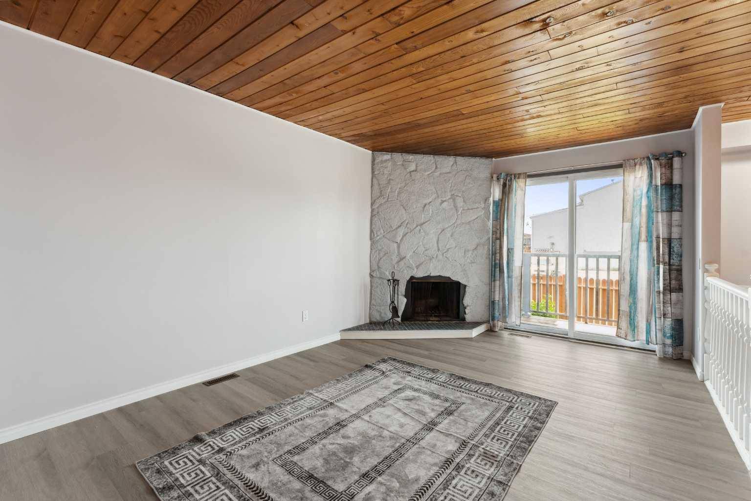 Calgary, AB T2A5E6,1203 44 ST Southeast #E