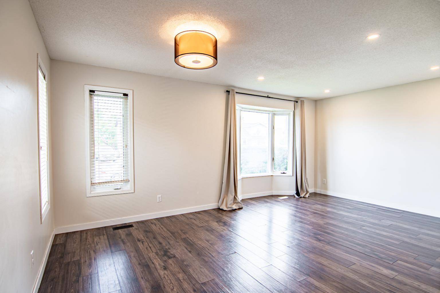Red Deer, AB T4P 3G2,135 Rutherford DR