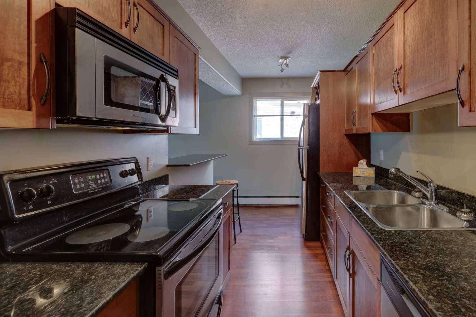Calgary, AB T2N 0E7,931 2 AVE NW #301