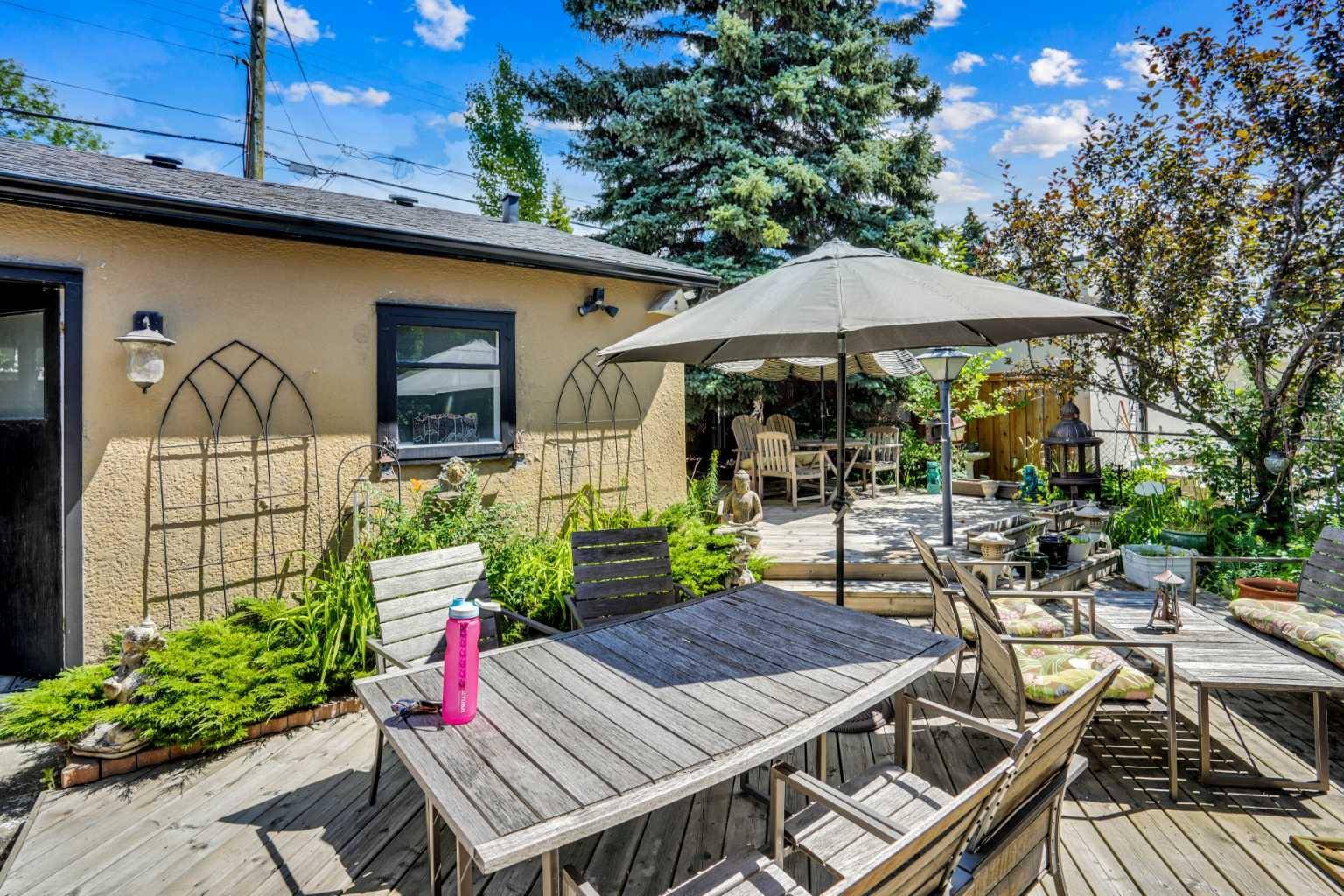 Calgary, AB T2M 4A9,1334 Crescent RD NW