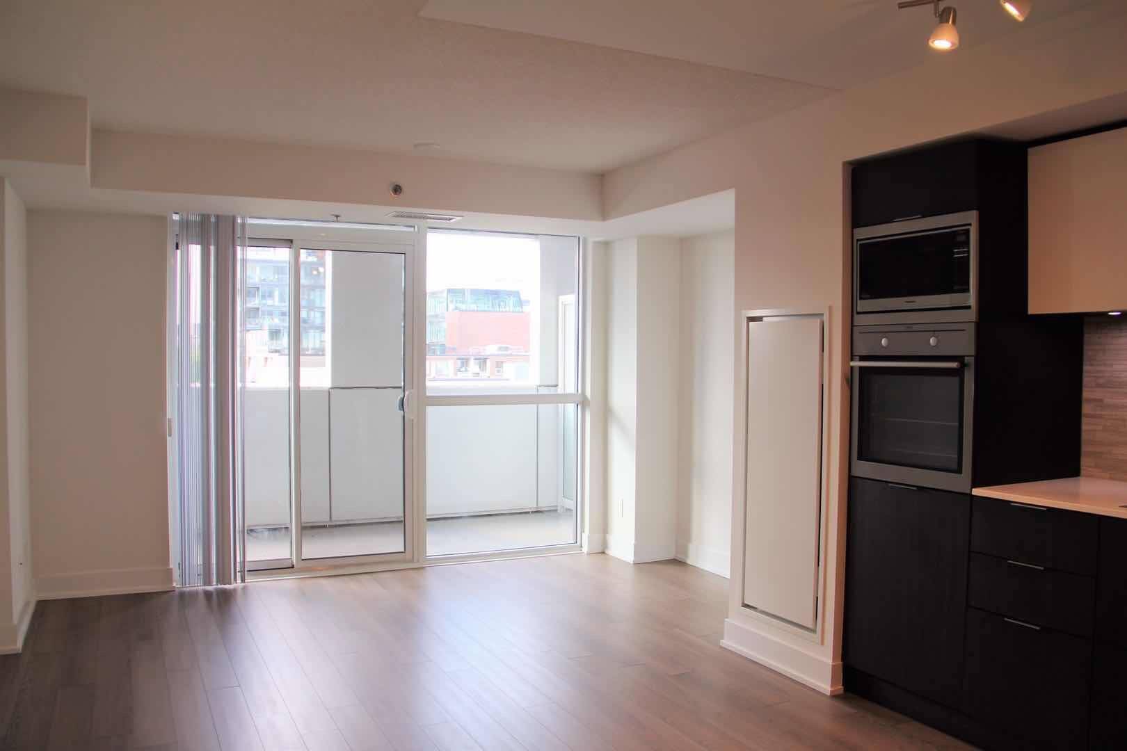 Toronto C01, ON M5V 0B4,318 Richmond ST W #606