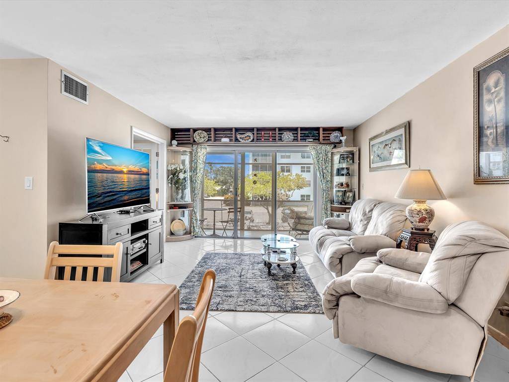 Oakland Park, FL 33334,3020 NE 16th Ave #204 E