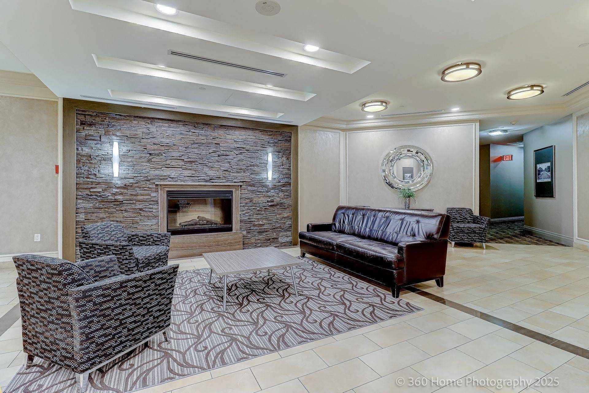 Toronto W02, ON M6P 5A1,60 Heintzman ST #112