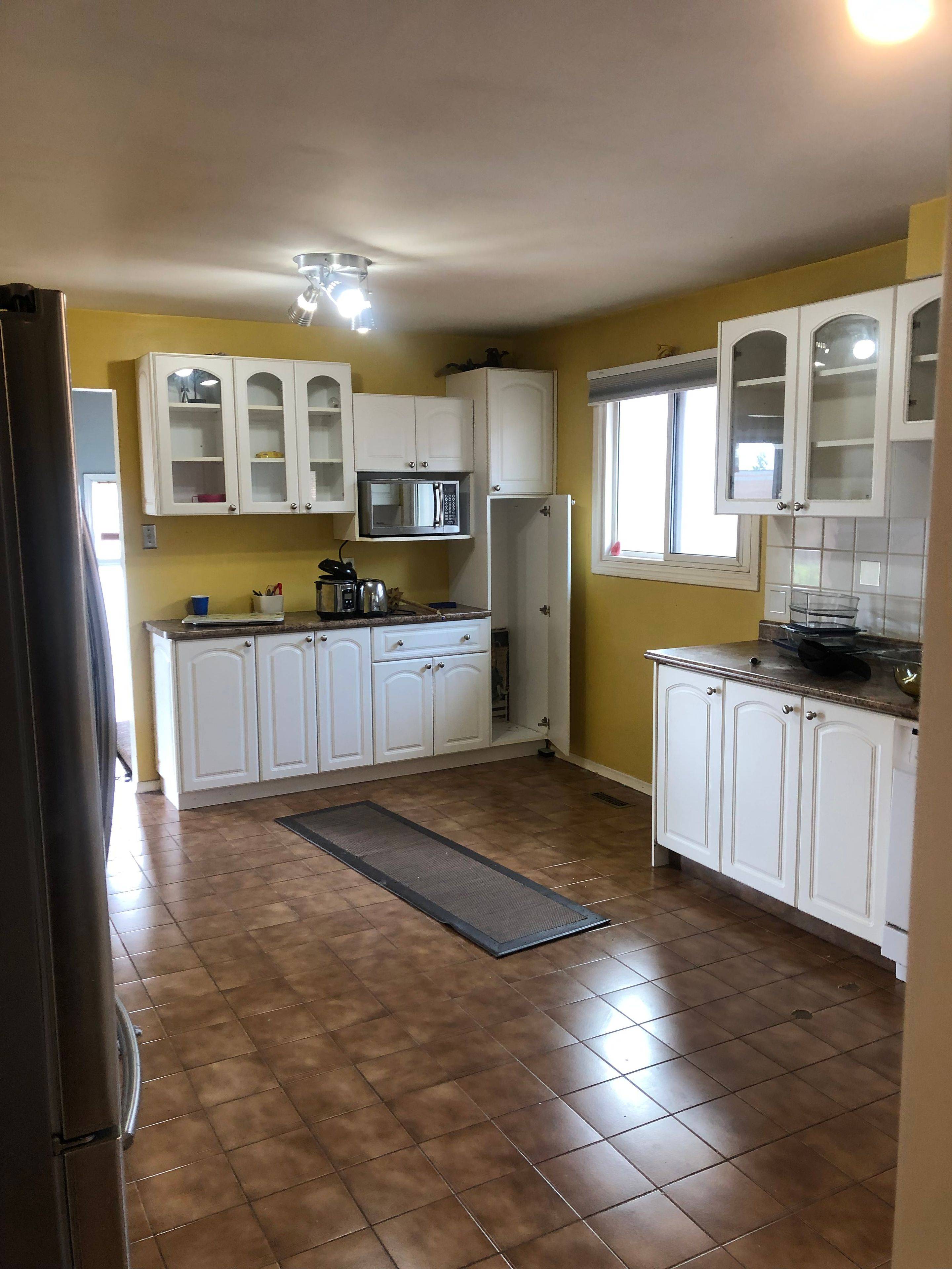 Toronto W10, ON M9V 5A3,11 Cabernet CIR #Main Level