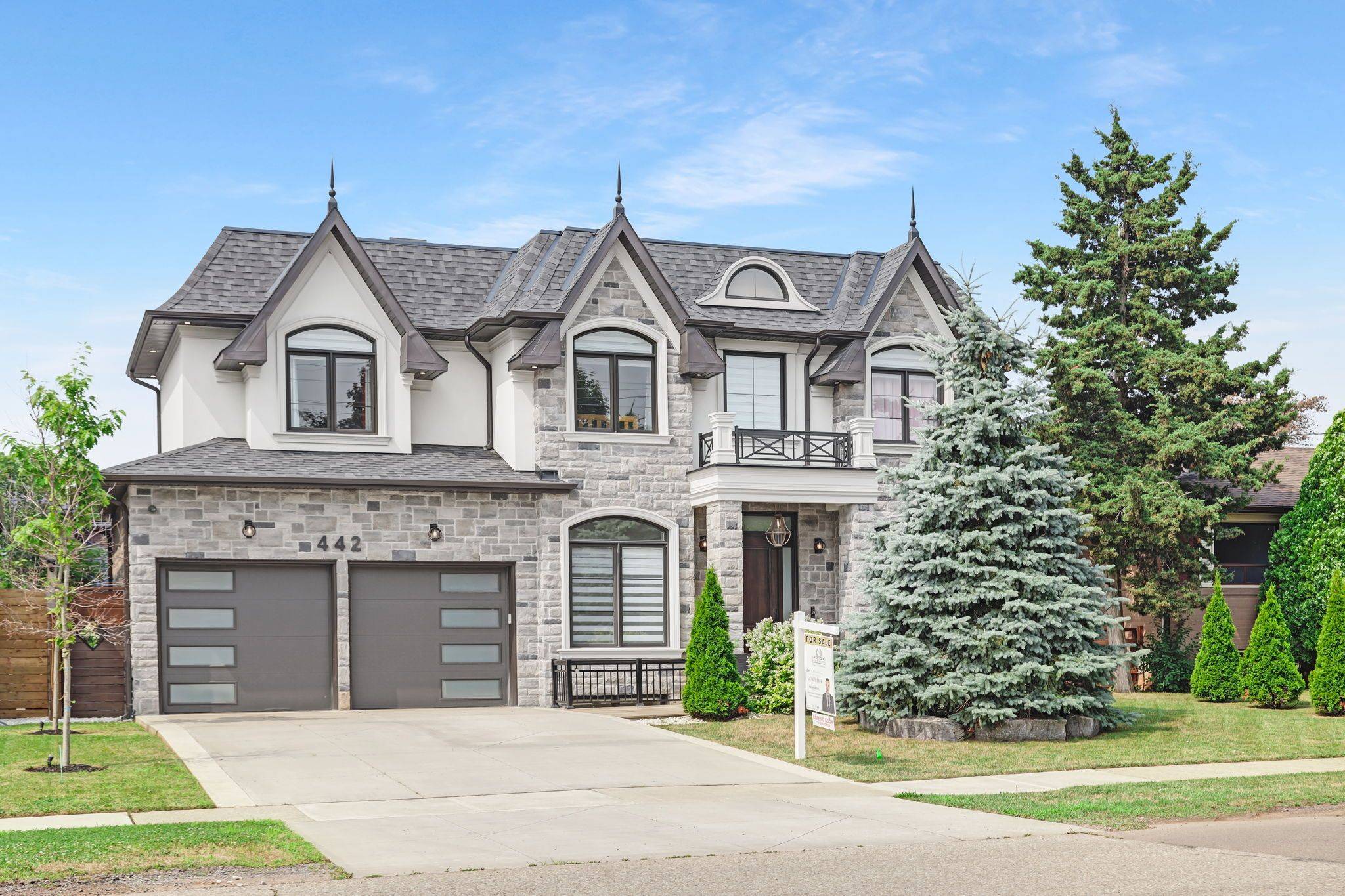 Oakville, ON L6L 4J5,442 Sherin DR