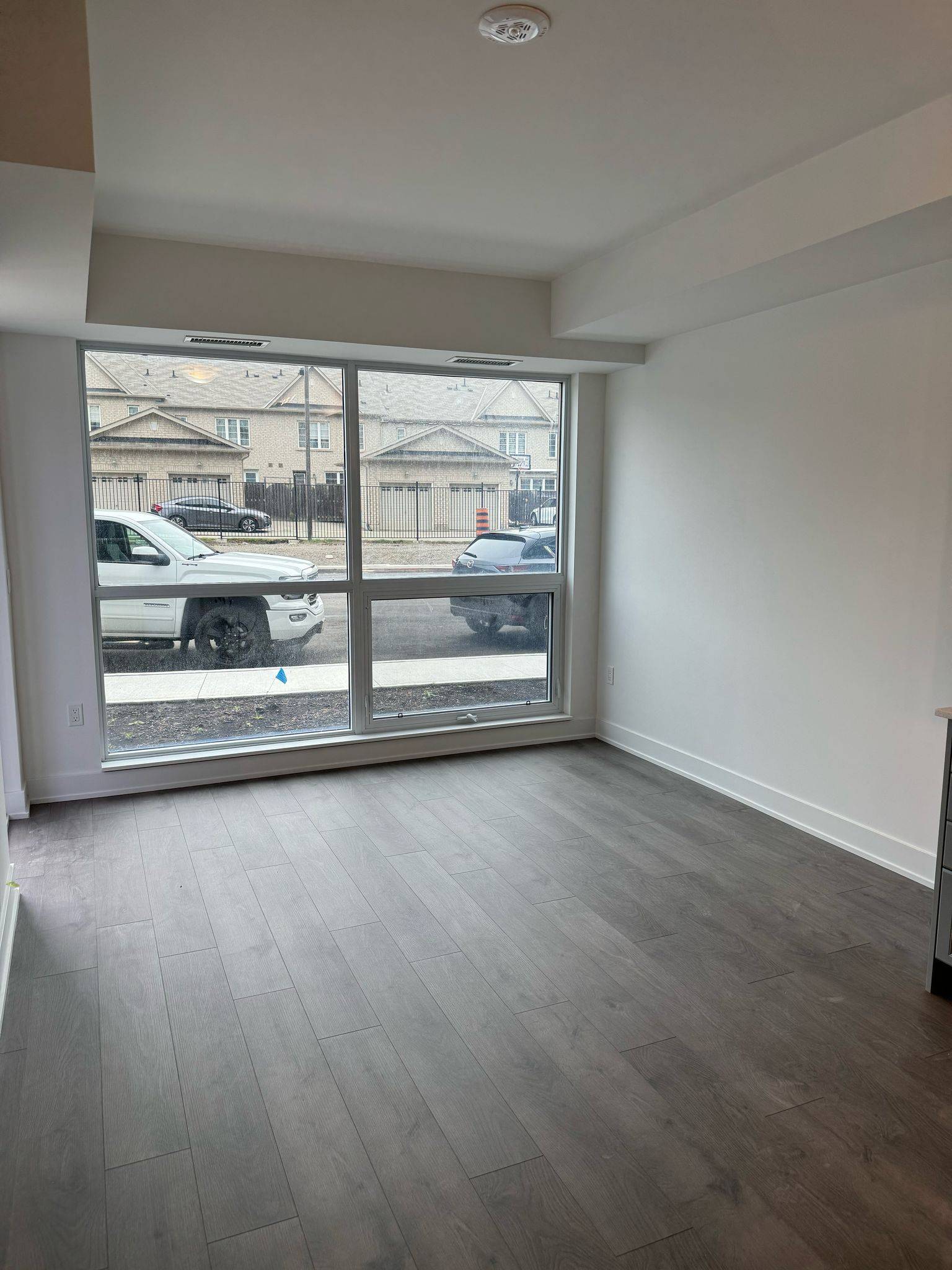 Oakville, ON L6M 5R6,2343 Khalsa Gate #112