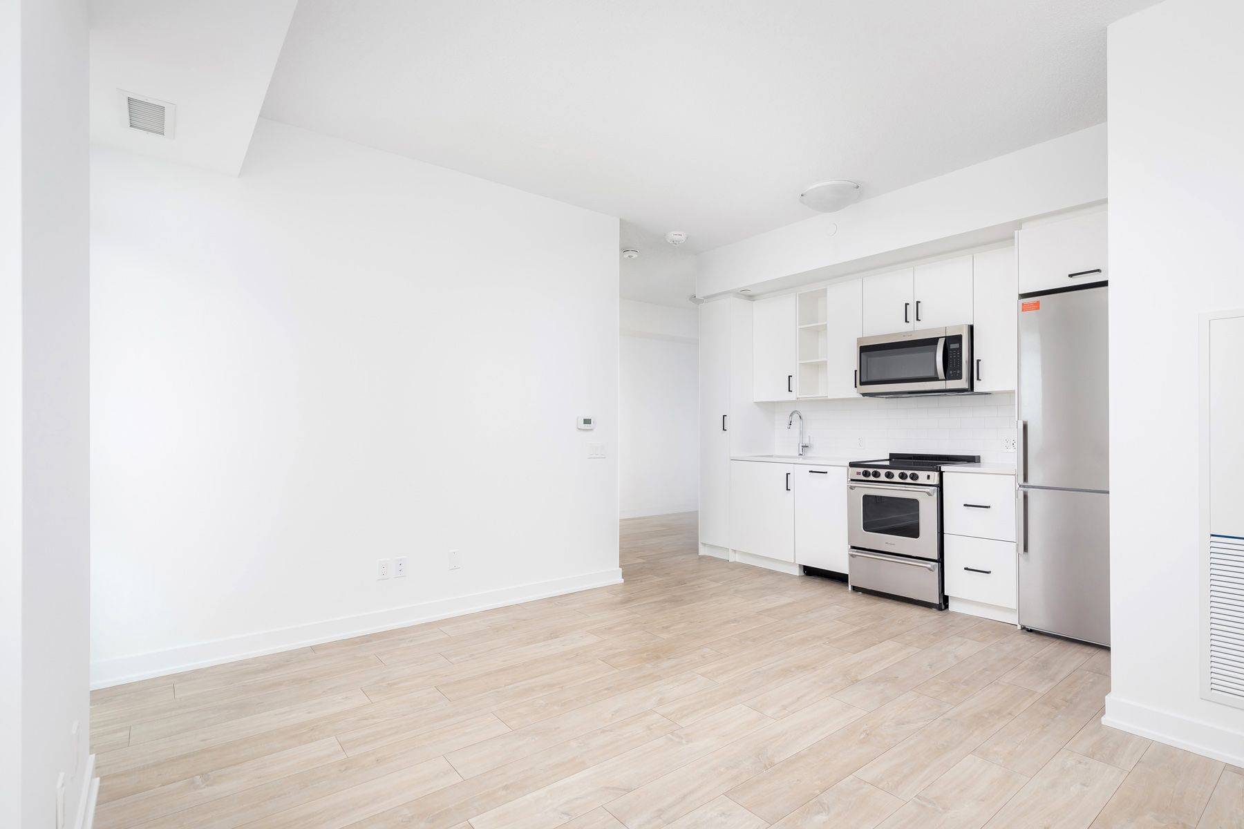 Toronto W06, ON M8Y 0C7,251 Manitoba ST #2008