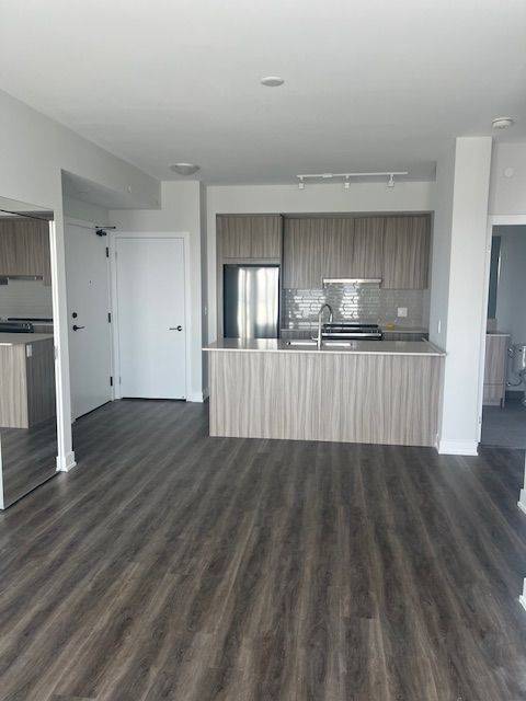 Mississauga, ON L5B 0L6,430 Square One DR #4506