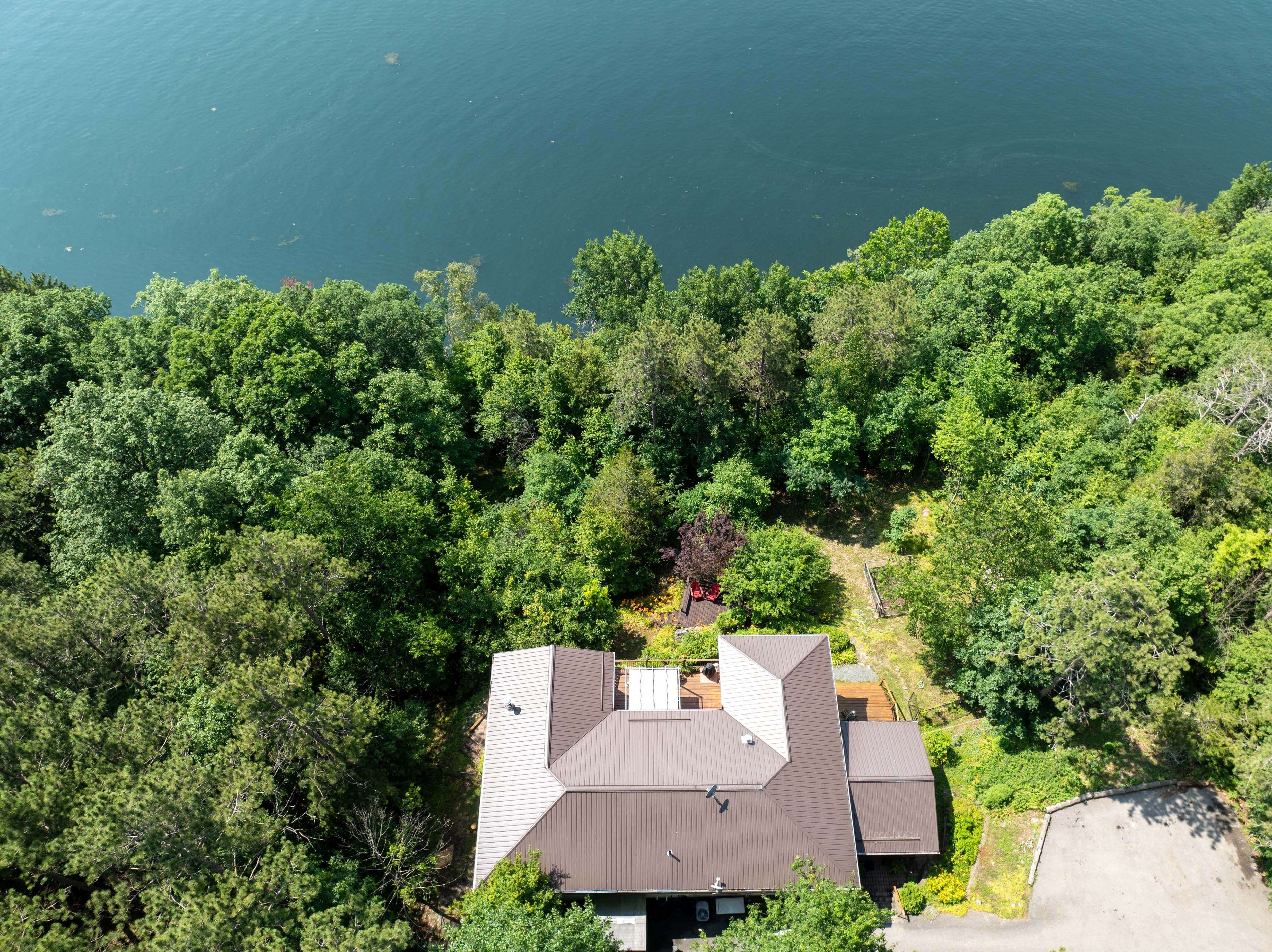 715 North Shore RD, Rideau Lakes, ON K0G 1X0