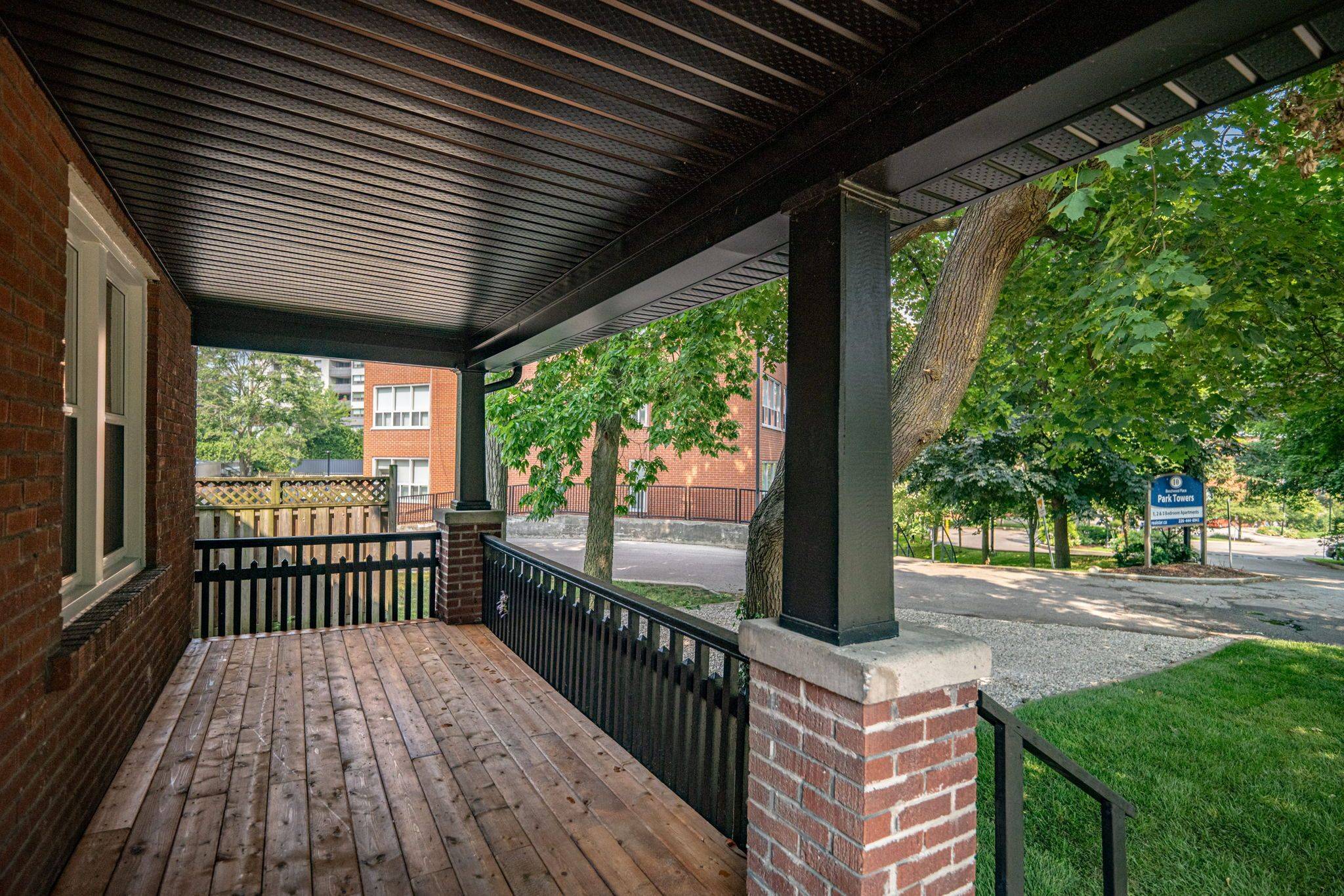London South, ON N6C 1H8,5 Beechwood PL