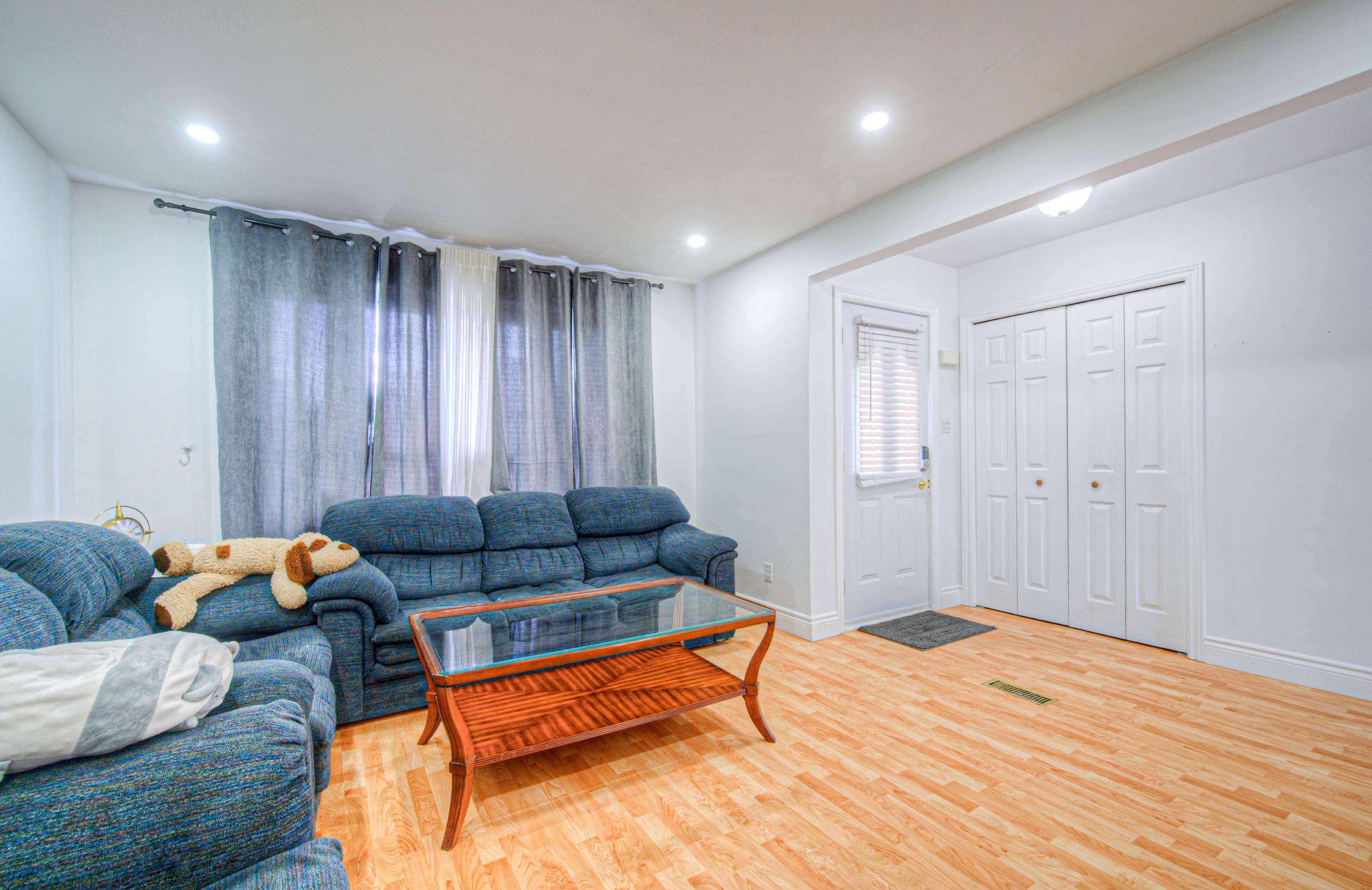 Cambridge, ON N3H 2T3,523 Dunbar RD
