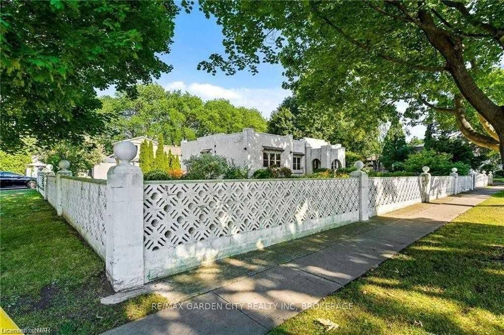 St. Catharines, ON L2R 6J1,46 Mildred AVE