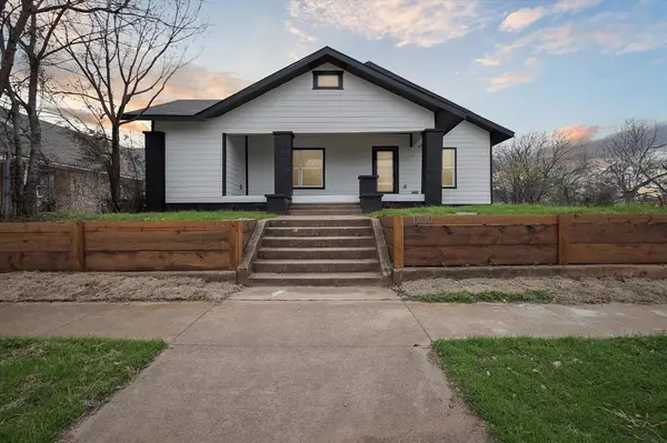 1250 E Morphy Street, Fort Worth, TX 76104