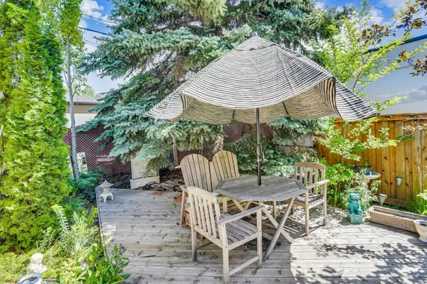 Calgary, AB T2M 4A9,1334 Crescent RD Northwest