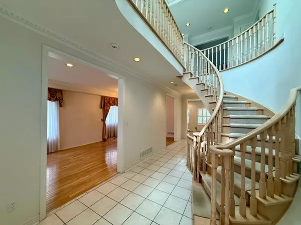 Markham, ON L6C 2L2,13 Pembrooke RD
