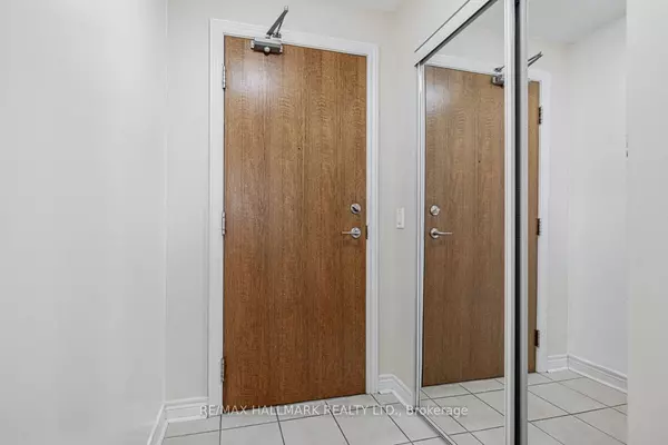 Vaughan, ON L4J 9E9,50 Disera DR #717