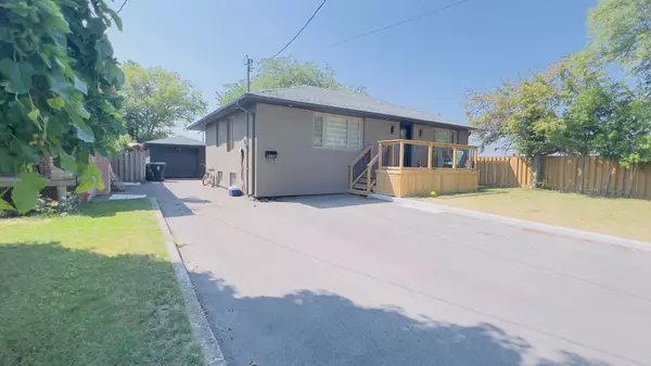 121 Home RD, Toronto W05, ON M3K 1M4