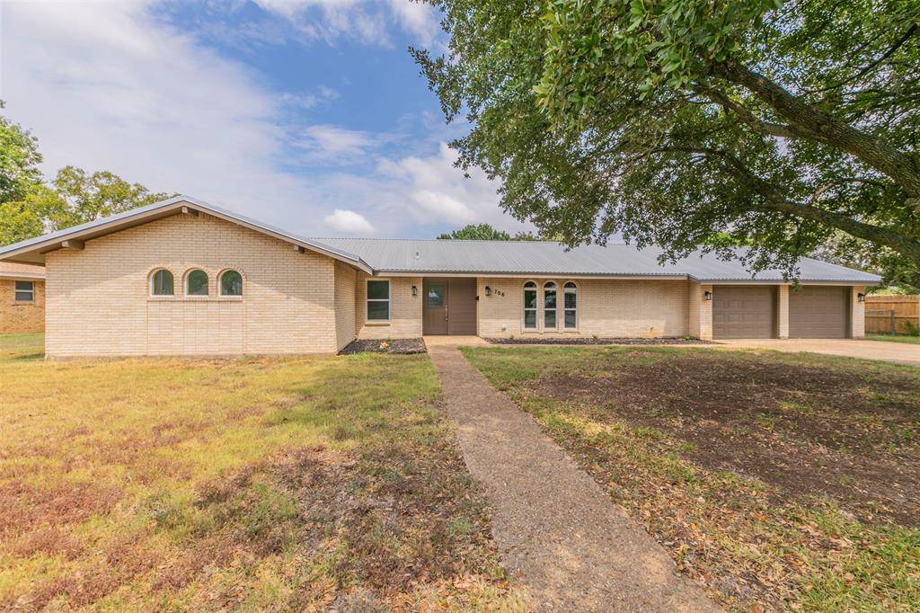 706 Fillmore Street, Mcgregor, TX 76657