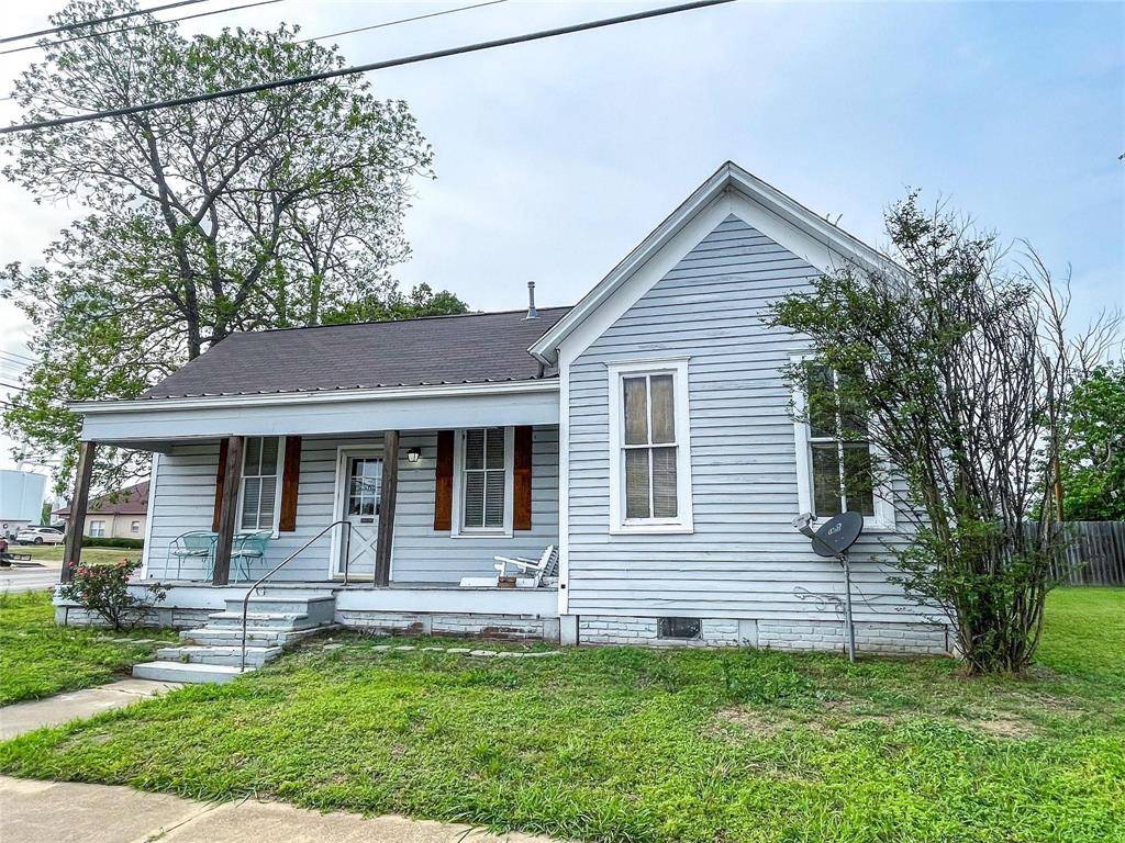 202 E Morgan Street, Franklin, TX 77856