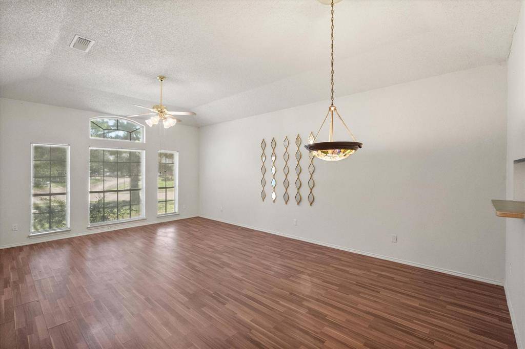 Arlington, TX 76001,862 Valleybrooke Drive