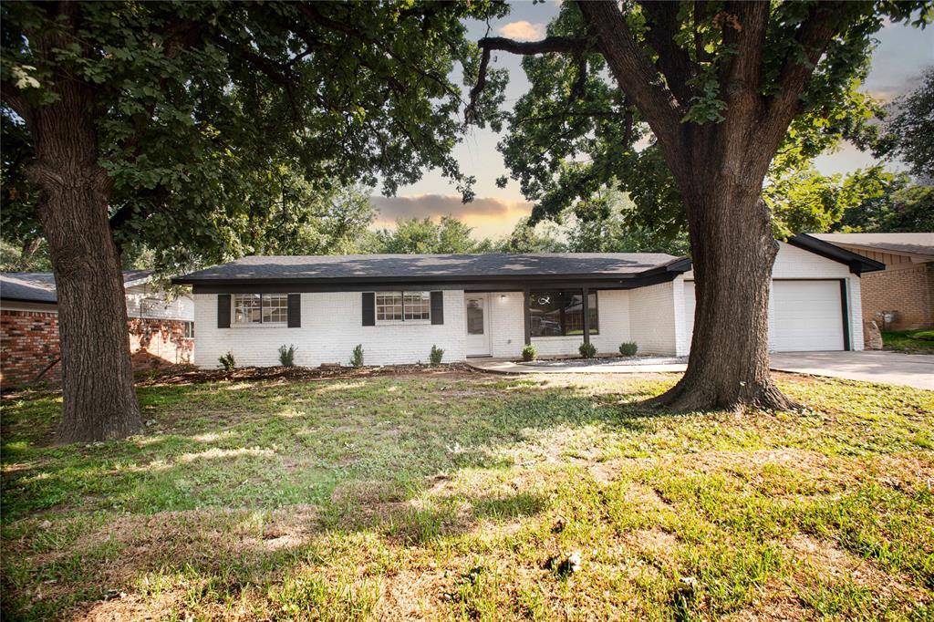 6963 Pinon Street, Fort Worth, TX 76116