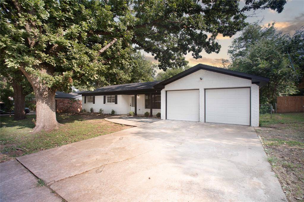 Fort Worth, TX 76116,6963 Pinon Street