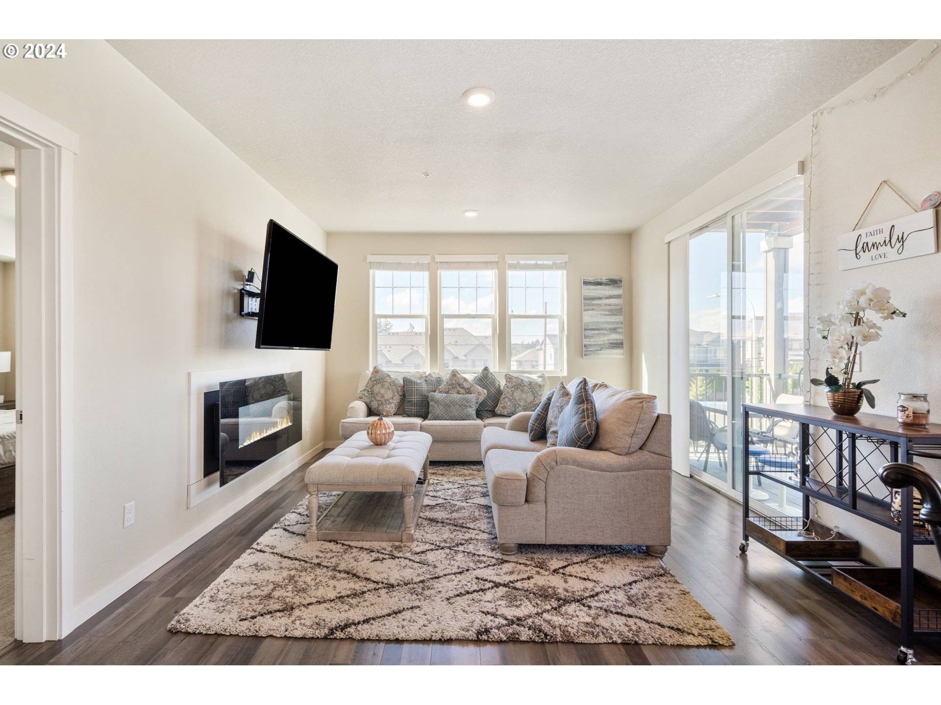 Beaverton, OR 97007,17182 SW APPLEDALE RD #305