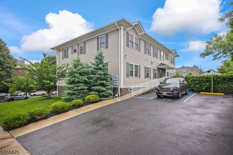 Belleville Twp., NJ 07109,55 Watchung Ave