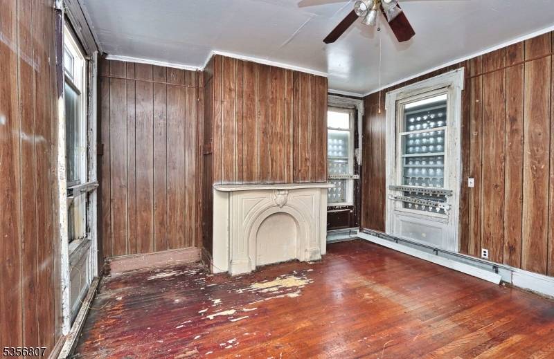 Paterson City, NJ 07501,27 Oak St