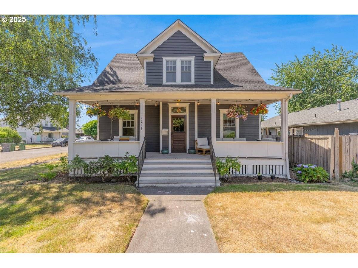 1212 E 6TH ST, Newberg, OR 97132