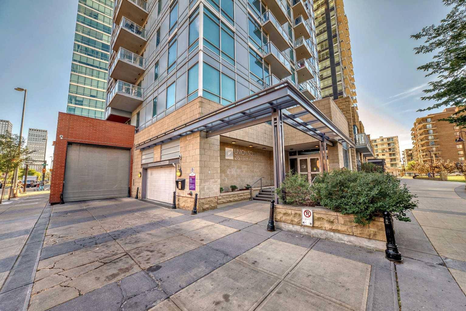 Calgary, AB T2R 0V6,215 13 AVE SW #1201