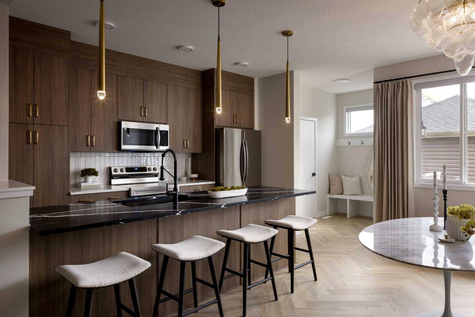 62 Clydesdale AVE, Cochrane, AB T4C 2Y6