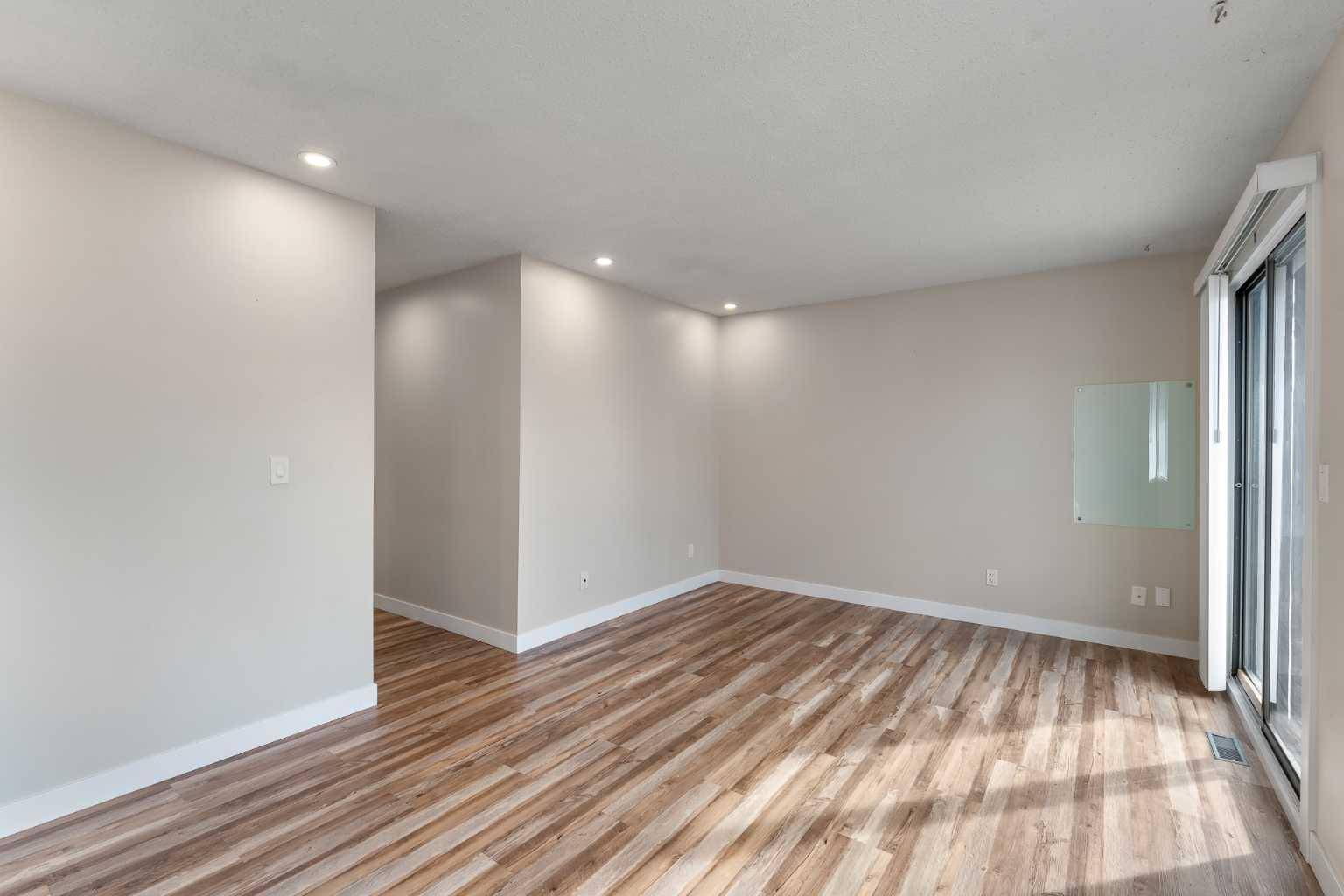 Calgary, AB T2E 0X5,423 10 AVE Northeast