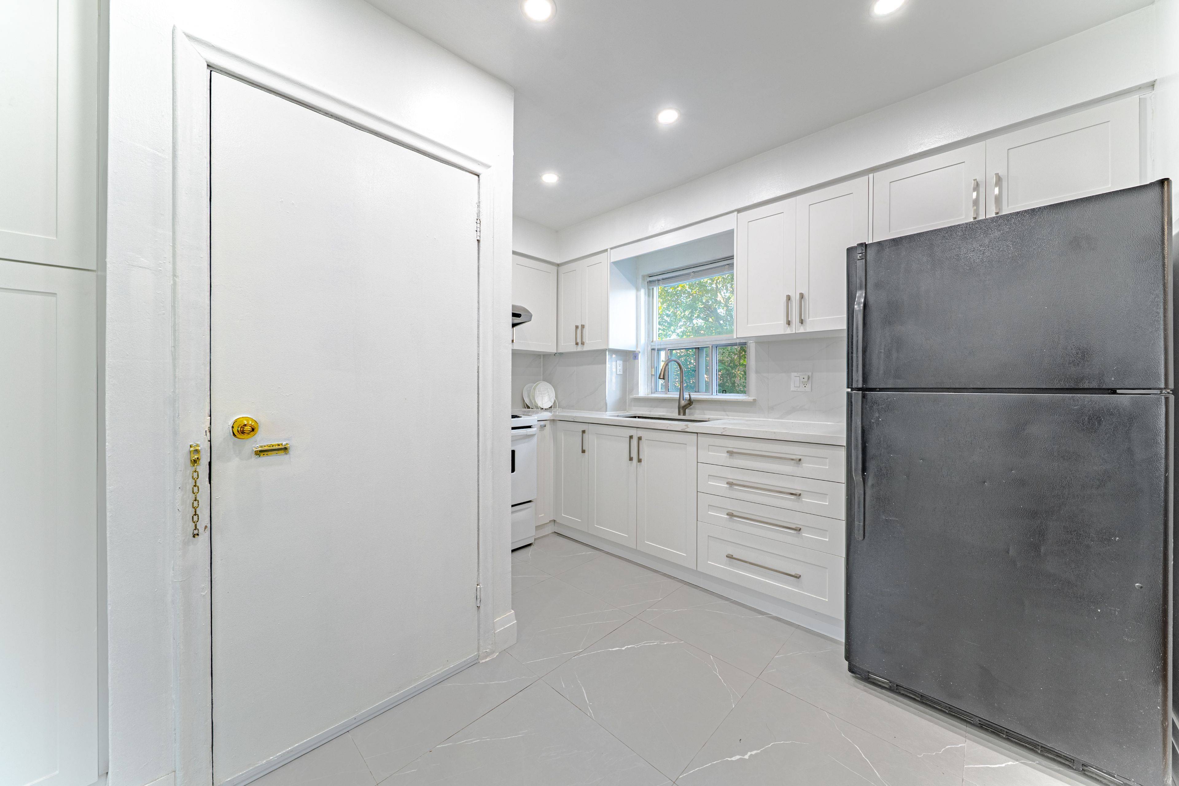Toronto E04, ON M1K 2L4,139 Woodfern DR