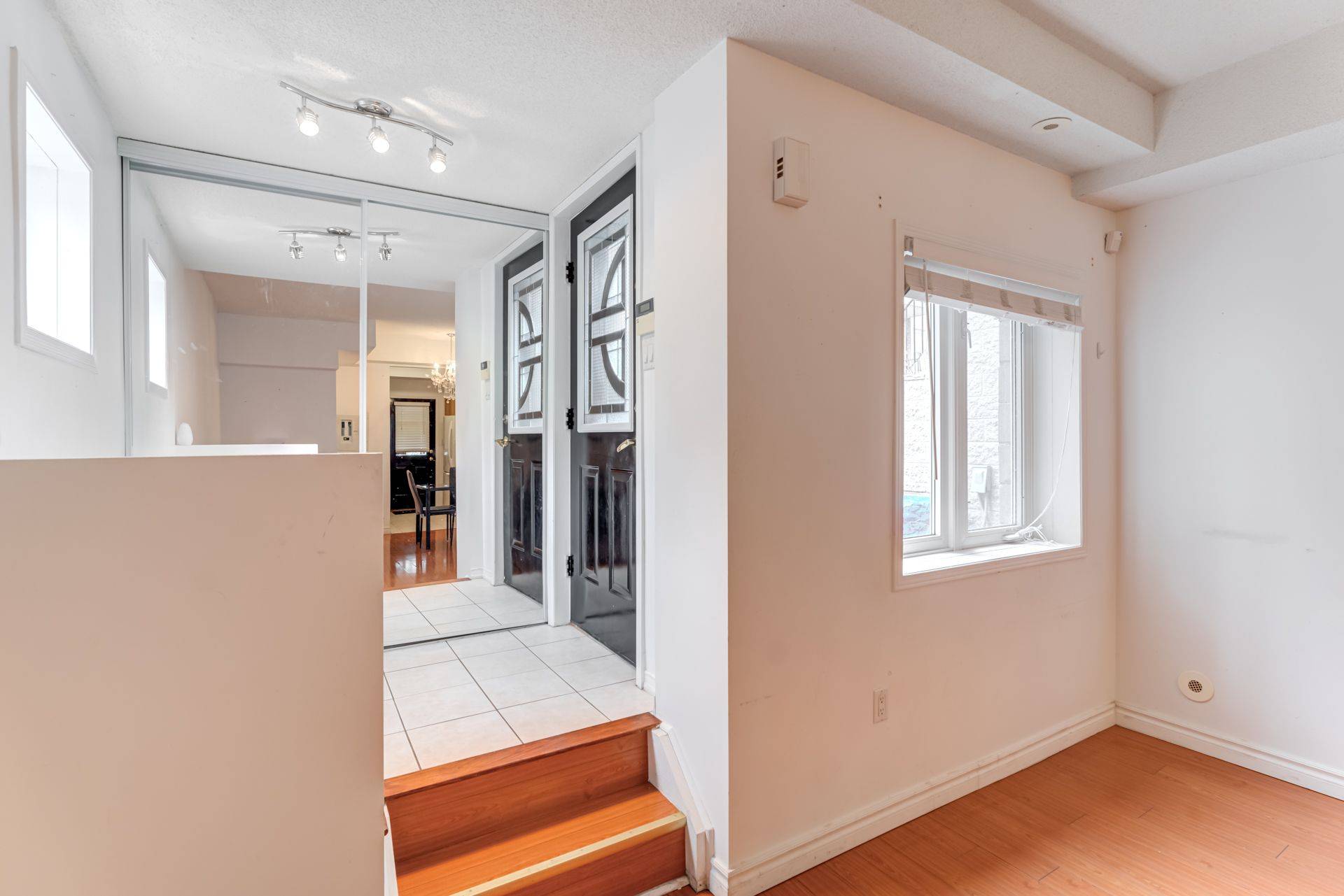 Toronto E04, ON M1K 2E9,901 Kennedy RD #26