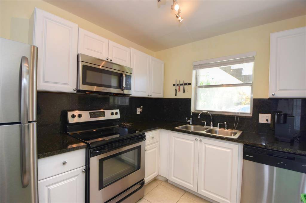 Deerfield Beach, FL 33064,4200 Crystal Lake Dr #114