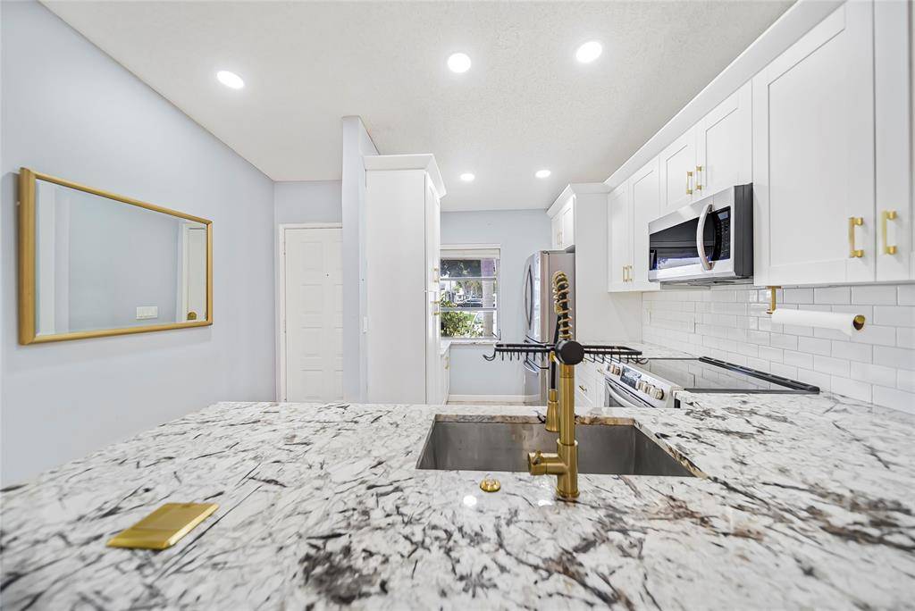 Boca Raton, FL 33496,18527 Horizon #B